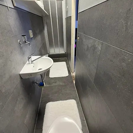 Διαμέρισμα Small With Sauna And Jacuzzi!
